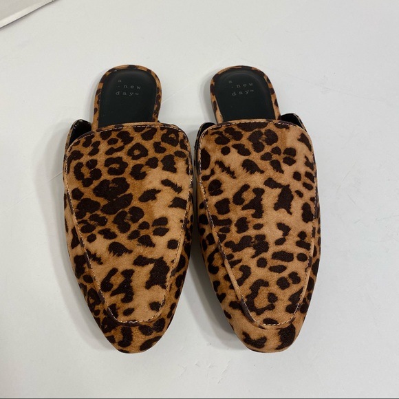 NWT Cheetah Print Mules Loafers Flats Shoes Womens - Picture 2 of 6
